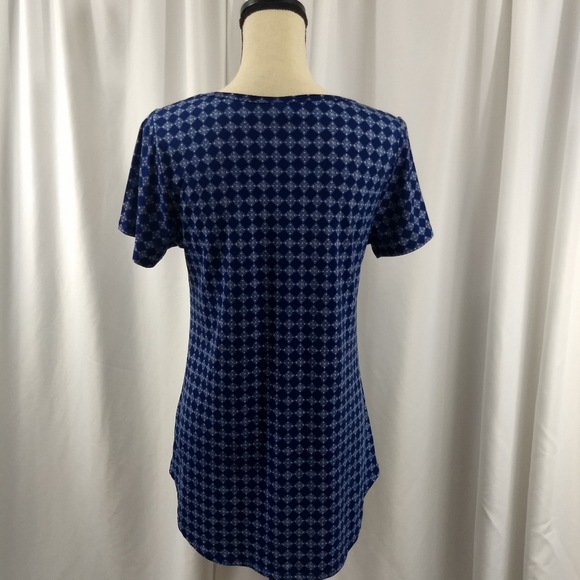 LuLa Roe Blue Print Short Sleeve Top - Picture 6 of 9